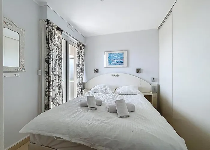 Les Pins Bleus * Antibes