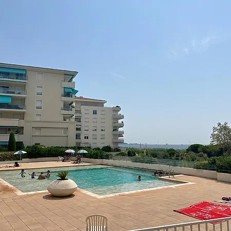 Les Pins Bleus * 앙티브