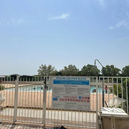 Les Pins Bleus 아파트 앙티브