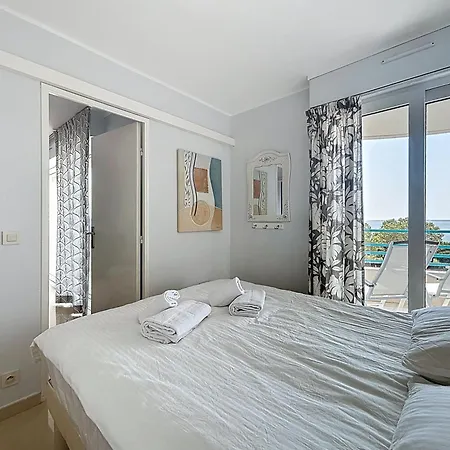 Les Pins Bleus 앙티브