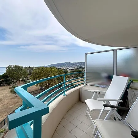 아파트 Les Pins Bleus 앙티브