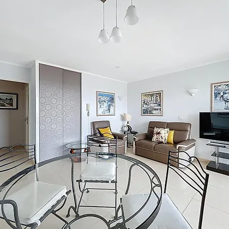 아파트 Les Pins Bleus