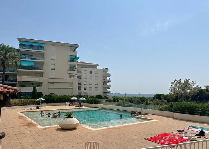 Les Pins Bleus * אנטיב